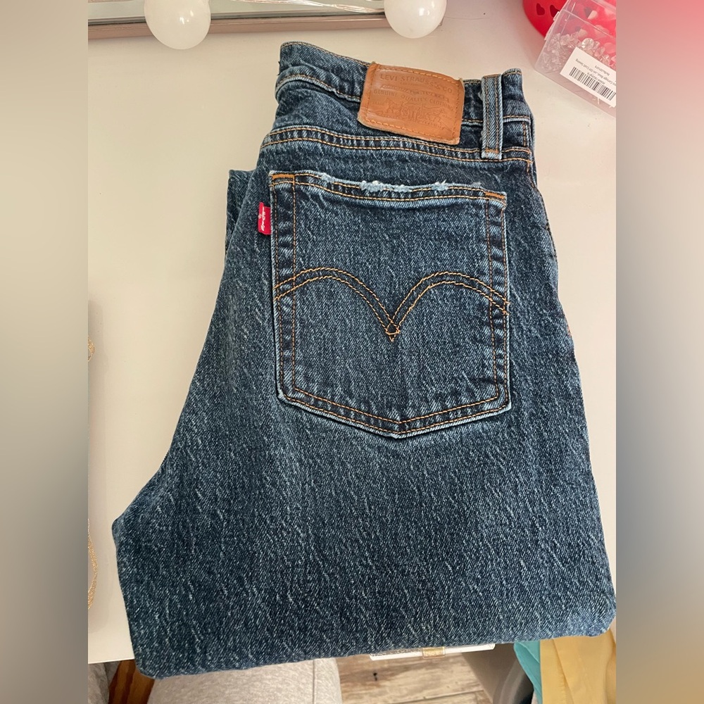 Levi’s Wedgie Straight